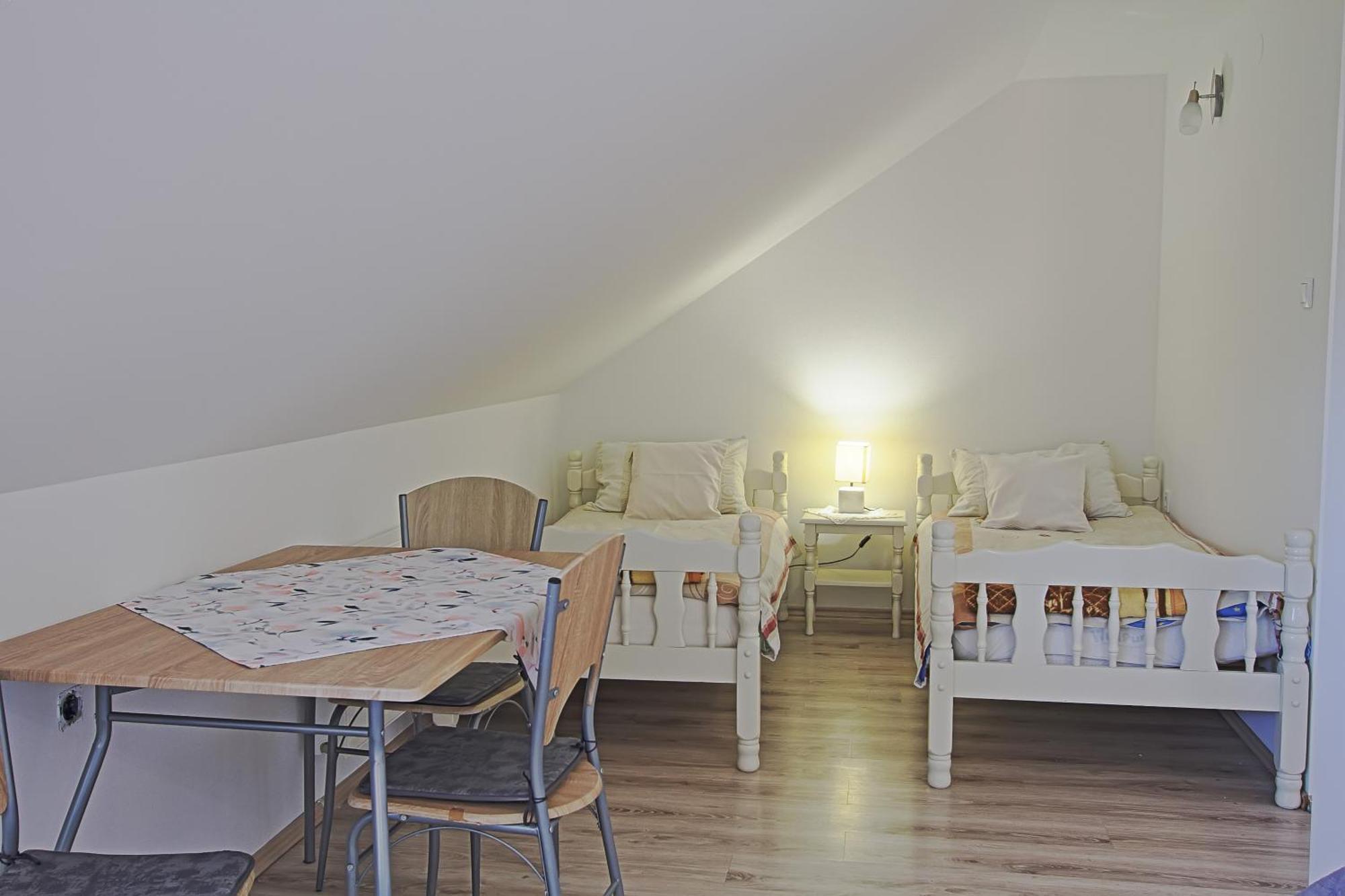 Guesthouse Viktorija Flat Оточац Экстерьер фото